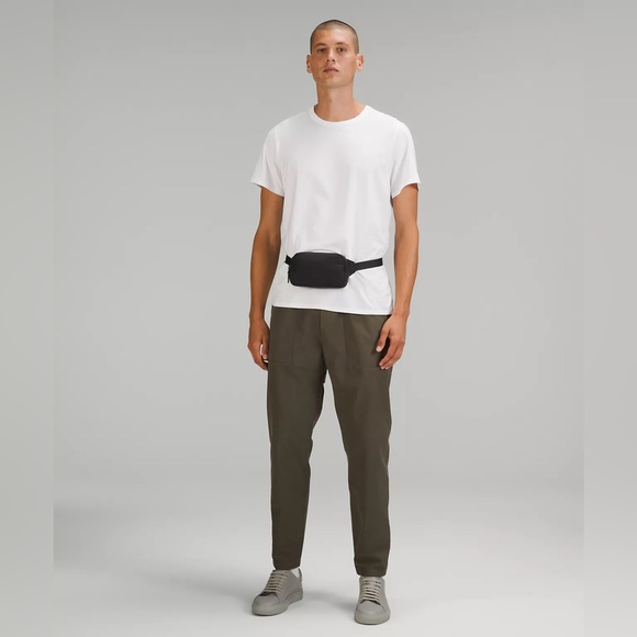 Lululemon Unisex Compact Water Repellent Fabric Mini Belt Bag Shoulder Pack - Picture 5 of 6